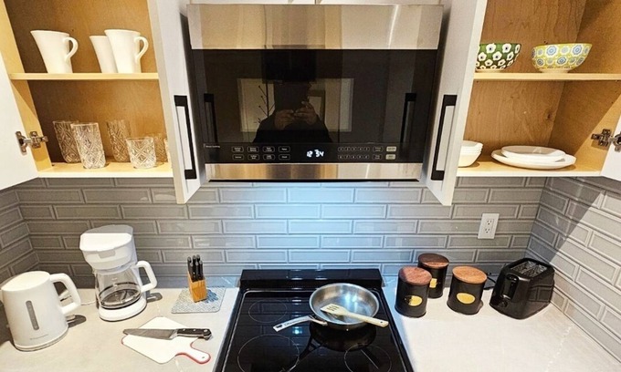 Surrey Newton Apartamento | Brand new Cozy studio in upscale neighborhood!