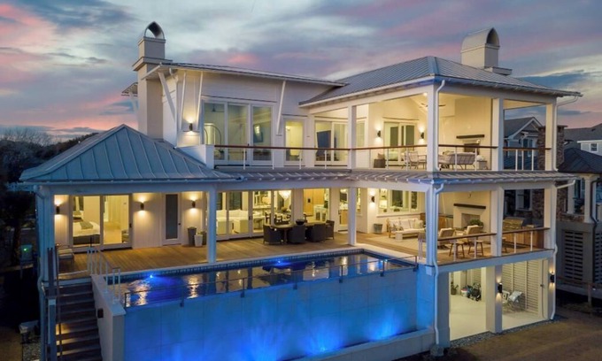 Isle of Palms Casa | 🍾Brand New🍾 Custom Oceanfront home- Stunning views, 6 bd, pool, elevator