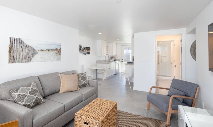 Cayucos Casa | Brand new downstairs unit with downtown location