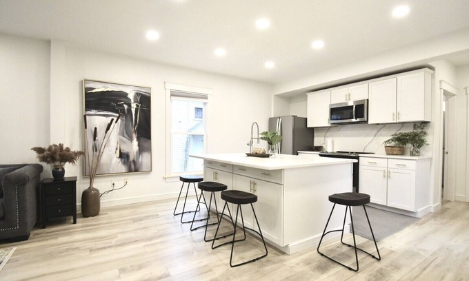 Brunswick Apartamento | Brand New Downtown 2BR on Noble Next to Bowdoin(Safe&Sound)