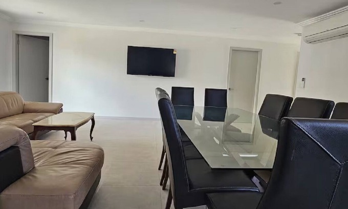 Fairfield West Casa | Brand new fully accessible 5 bedroom house