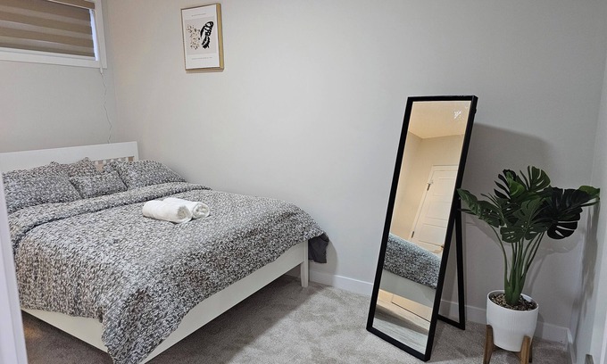 Southeast Calgary Apartamento | Brand-New Guest House (2 bedrooms)