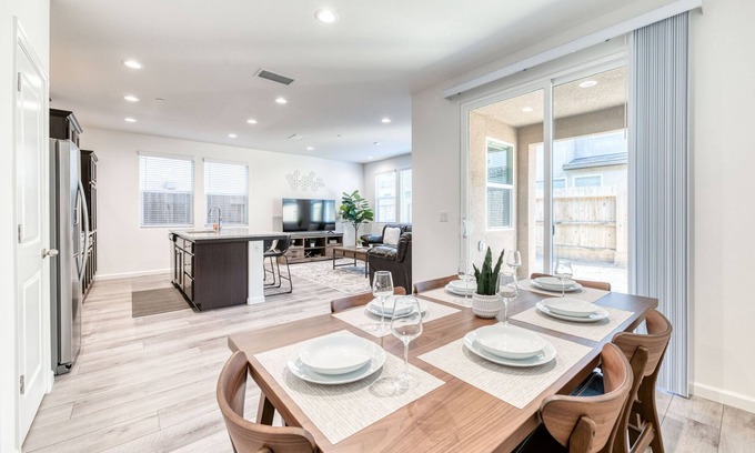Raisin Casa | Brand new home in the beautiful Riverstone community