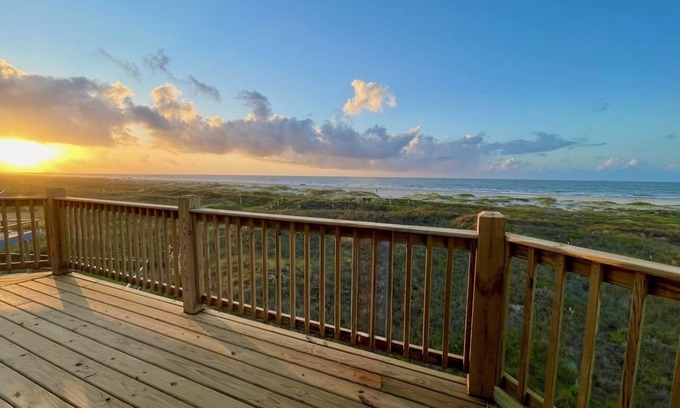 Matagorda Casa | Brand new home on the beach in Matagorda
