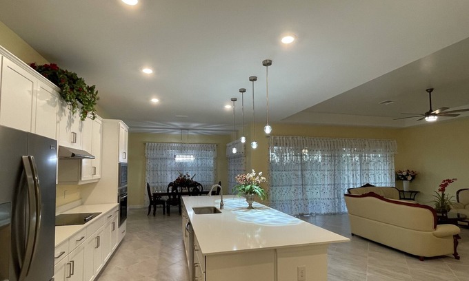 Gateway Casa | Brand-new, Huge, Beautiful Ranch Home - 3 Bed 3 Bath in Gated Community