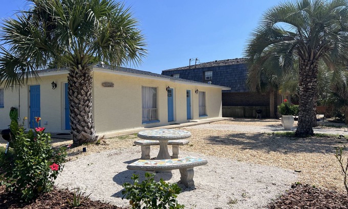 El Centro Beach Condominio | Brand New & Less than 400 ft from Beach. Pet Friendly!