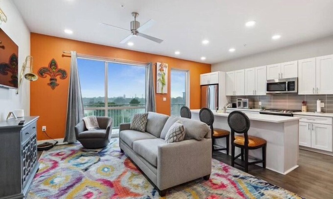 Saint Claude Casa | *BRAND NEW LISTING* Gorgeous Condo near French Quarter w parking