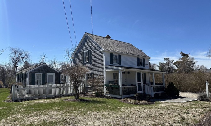 East Dennis Casa | BRAND NEW LISTING--4BD Home--Central A/C*, Outdoor Shower & Dog Friendly, .6 of Mile to Cold Storage, Sesuit, & Sea Street Beaches!
