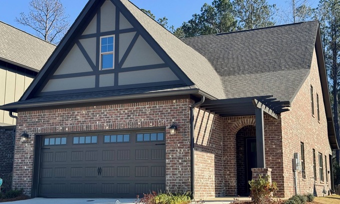 Auburn Casa | BRAND NEW! Luxury 3BR Townhome in Auburn University Club