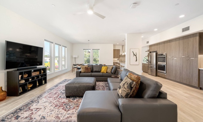 Atascadero Apartamento | Brand New Luxury Loft- Downtown Atascadero