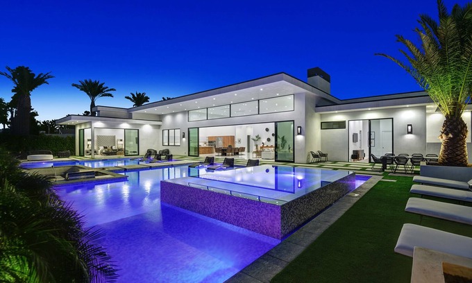 Magnesia Falls Cove Casa | Brand New Luxury Vacation Rental, Private Resort Style Pool & Spa 1