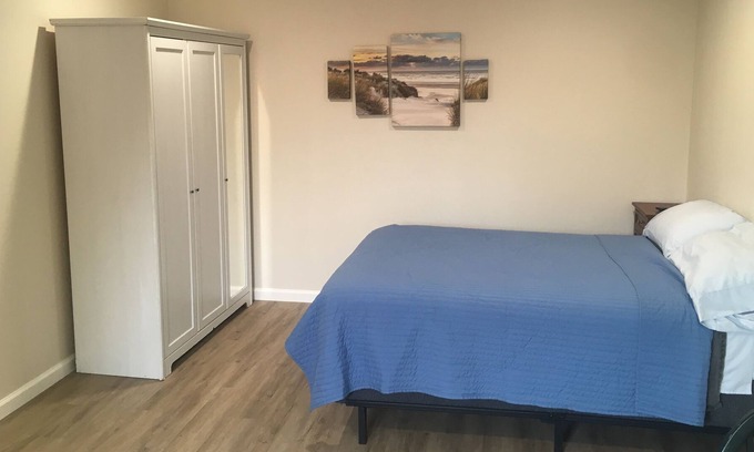 Salinas Casa | Brand New Private Studio