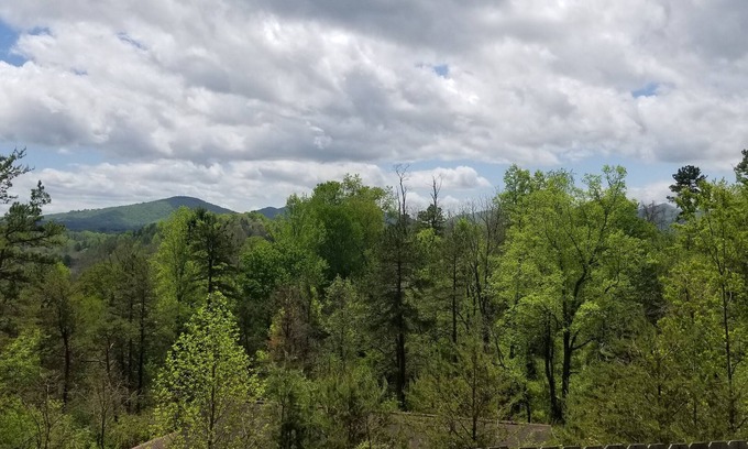 Alexander Casa | Brand new refresh! Comfy & fabulous views! Near Asheville and Weaverville.