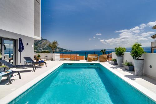 Duce Villa | Brand new! Seaview villa Mila with 4 en-suite bedrooms, private pool, Finnish sauna, Treadmill, sandy beach 250m
