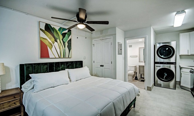 Greater Belhaven Apartamento | Brand new studio located in the Historic Downtown Jackson area!