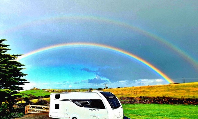 Cylch-Y-Garn Chalet De Esquí | Brand new touring caravan sited all setup ready