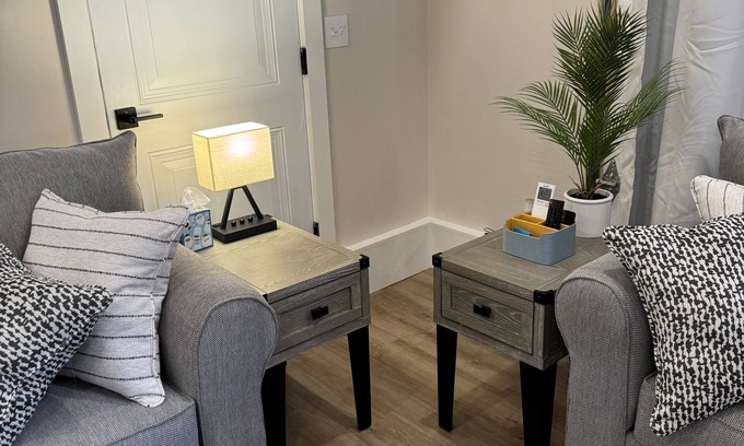 Chichester Apartamento | Brand new unit w/ firepit, centrally located, stylish, private and clean!