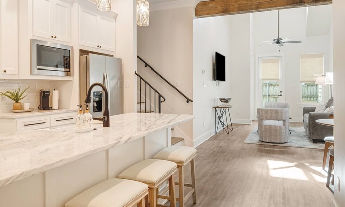Lafayette Casa | Brand new upscale 3bed/2.5 bath townhome located in the heart of Lafayette, LA!