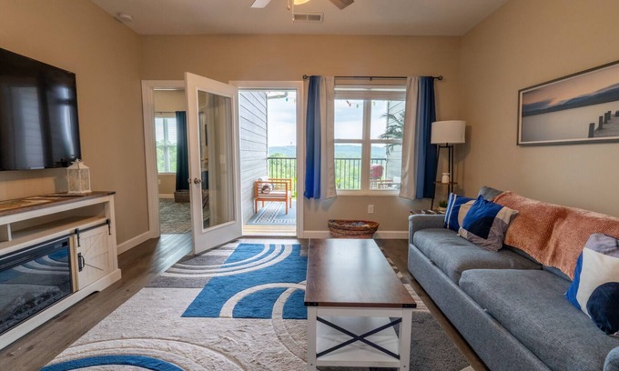 Branson Condominio | Branson Fun Zone | Dog-Friendly Games Pool