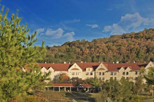 Table Rock Hotel | Branson Hillside Hotel