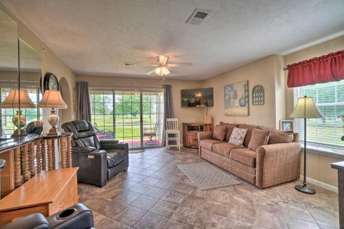 Branson Apartamento | Branson Resort Condo with Scenic Patio and Pool Access