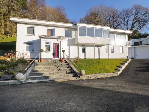 Bowness-on-Windermere Casa | BRANTLEA Detached 4 Bed Home, Hot Tub, Lake View, Parking, Pet Friendly