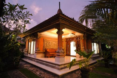 Sambahan Casa | Brata's 2 Bedrooms Homestay with Private Kitchen
