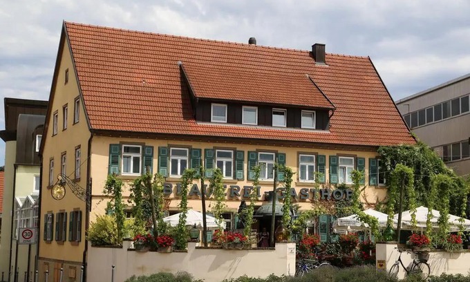 Zuzenhausen Hotel | Brauereigasthof Dachsenfranz