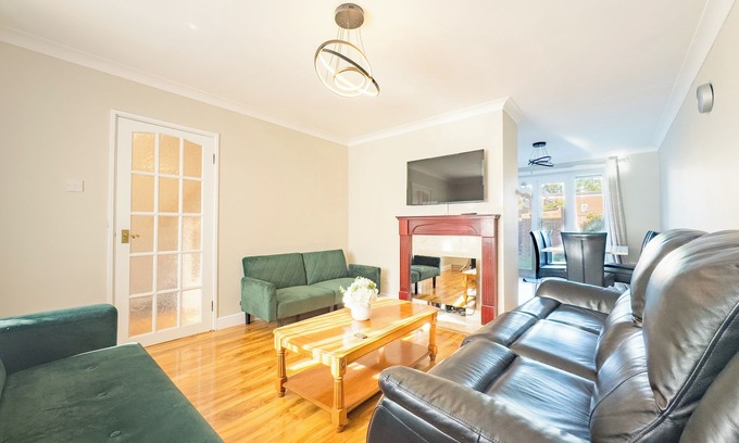 Basildon Casa | Braybrooke Bliss - 3 Bedroom House in Basildon