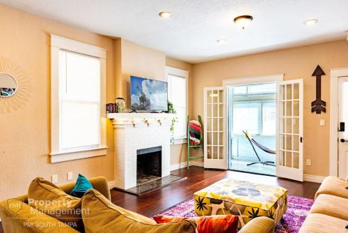 Hyde Park Apartamento | Breakfast Club - U of Tampa Flat in N Hyde Park