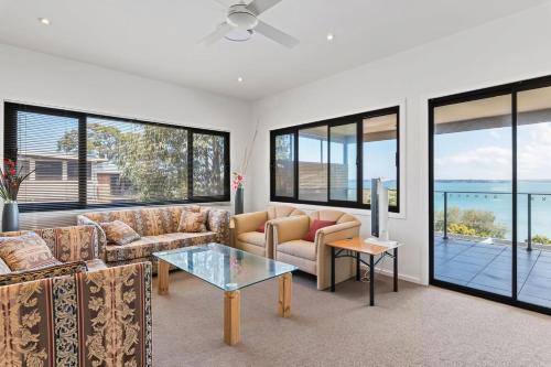 Mirrabooka Casa | Breath taking Bay Views Private Pad Spacious