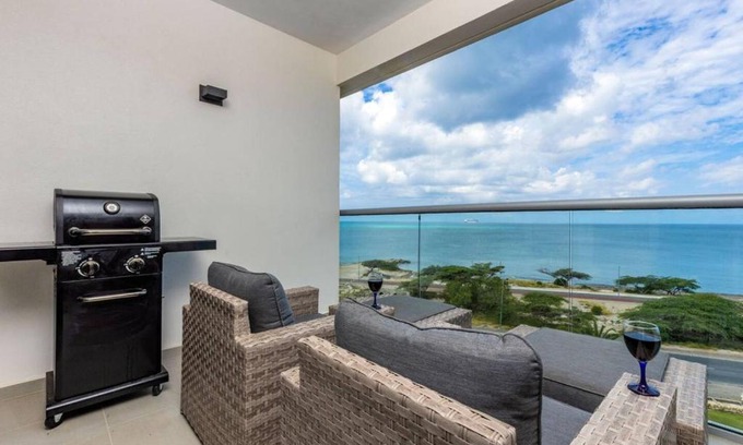 Noord Apartamento | Breath Taking Beach Front Views Condo Eagle Beach