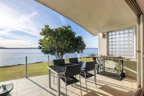 Corlette Casa | Breath Taking Waterfront