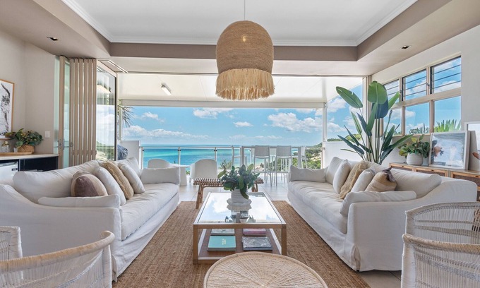 Brisbane Waterfront Casa | "Breathe" on Moreton Tangalooma