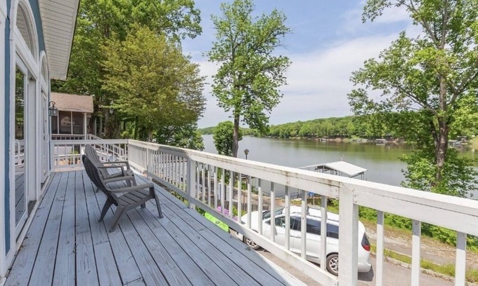 Camden Casa | Breathe taking views & sleeps 14 at our Lake house at Beaverdam TN River KY Lake