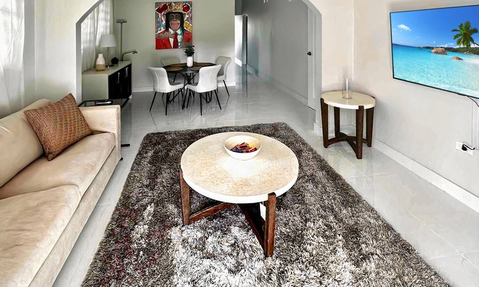 Parque Apartamento | Breathtaking 2-Br Beachside Apartment