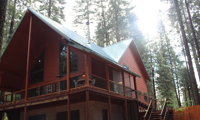 Shingletown Chalet De Esquí | Breathtaking A-Frame Chalet Cabin in the woods of Lake McCumber
