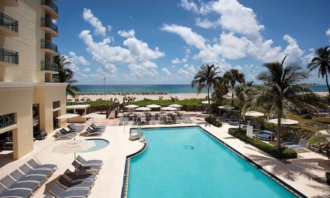 Singer Island Hotel | Breathtaking Beachfront Retreat w/ Outdoor Pool, Pets Allowed