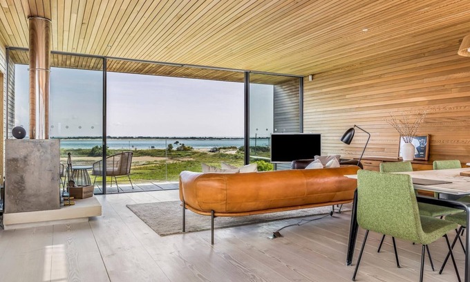 South Hayling Casa | Breathtaking Home with Parking | Pass the Keys