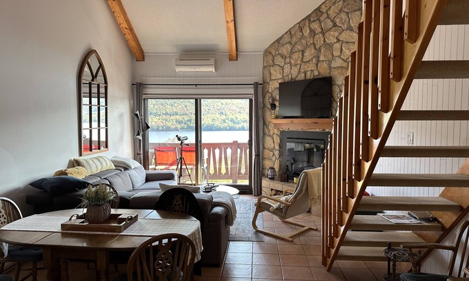 Mont-Tremblant Condominio | Breathtaking lake and mountain view 2 bdrm condo