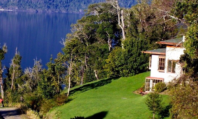 Los Lagos Otro | Impresionante casa de campo patagónica con vista al lago en el espectacular sur de Chile