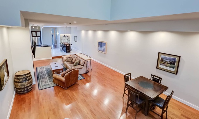 Canandaigua Apartamento | Breathtaking large Loft Apmt - Explore Downtown Canandaigua and Finger Lakes
