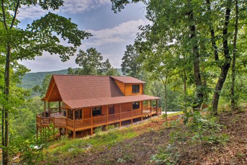 Murphy Casa | Breathtaking Murphy Cabin with Deck and Mountain Views