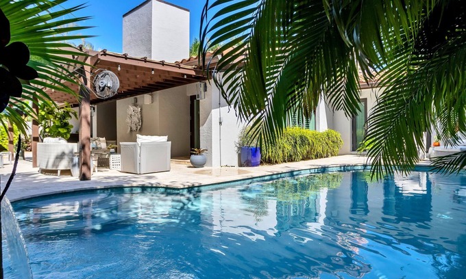 Dolphin Isles Casa | New Luxury 4 Bed, 3. 5 Bath, gran piscina climatizada, jacuzzi en el suelo cerca de la playa