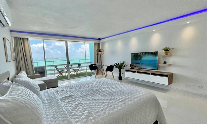 Cabezas Apartamento | Breathtaking Oceanfront Studio