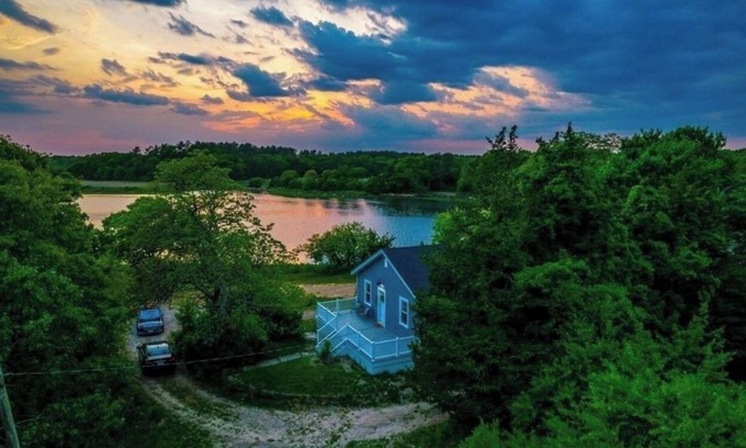 Wareham Casa | Breathtaking riverfront pet-friendly hideaway near beaches & downtown