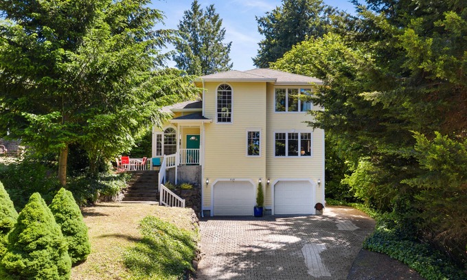 Lakewood Casa | Breathtaking Sunsets @ 4BR Sunny Days Lakehouse