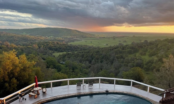 El Dorado Hills Cabaña | Breathtaking view of the Hills with HotTub, Pool and Pool Table