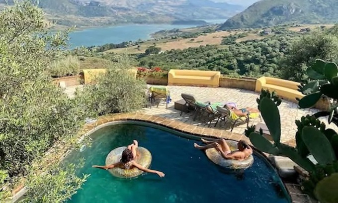 Caccamo Villa | Vistas espectaculares dos piscinas privadas, 4 dormitorios en casa, 6 en total!