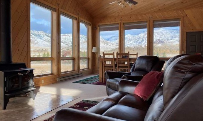 Wapiti Casa | Breathtaking views in the heart of the Wapiti Valley